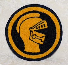185g. BEAUTIFUL 5 1/4&Prime; DIAMETER SCHOOL TEAM MASCOT PATCH, KNIGHTS HELMET – SPORT