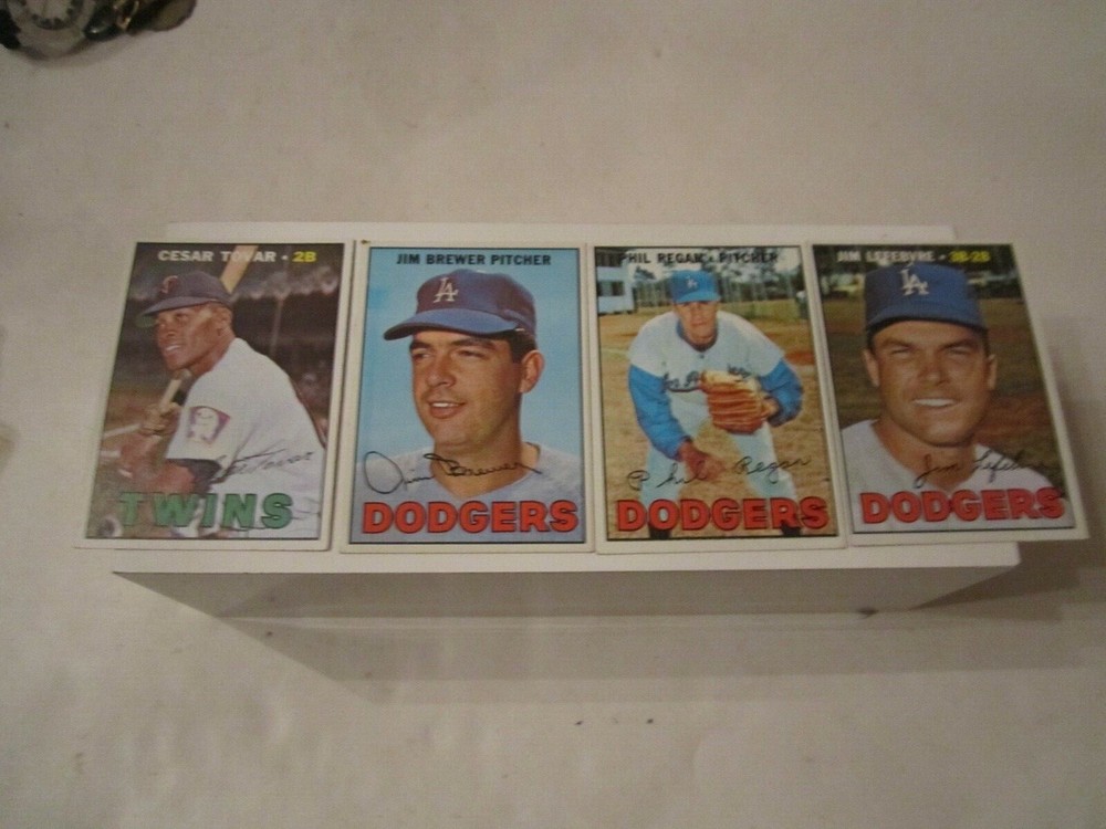 LOT OF 17 (1967) BASEBALL CARDS – CESAR TOVAR – JIM BREWER AND MORE – OFC-E