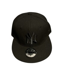 New York Yankees 9Fifty New Era SnapBack Hat Black & Black Adjustable