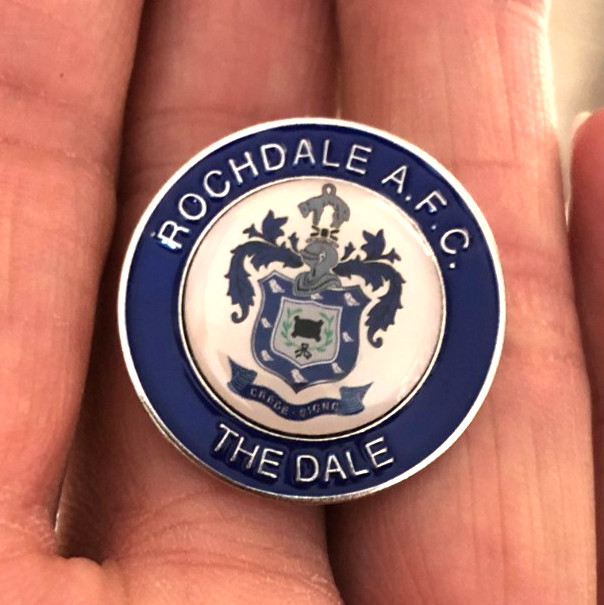 NON LEAGUE ROCHDALE AFC THE DALE ROUND CREST ENAMEL PIN BADGE