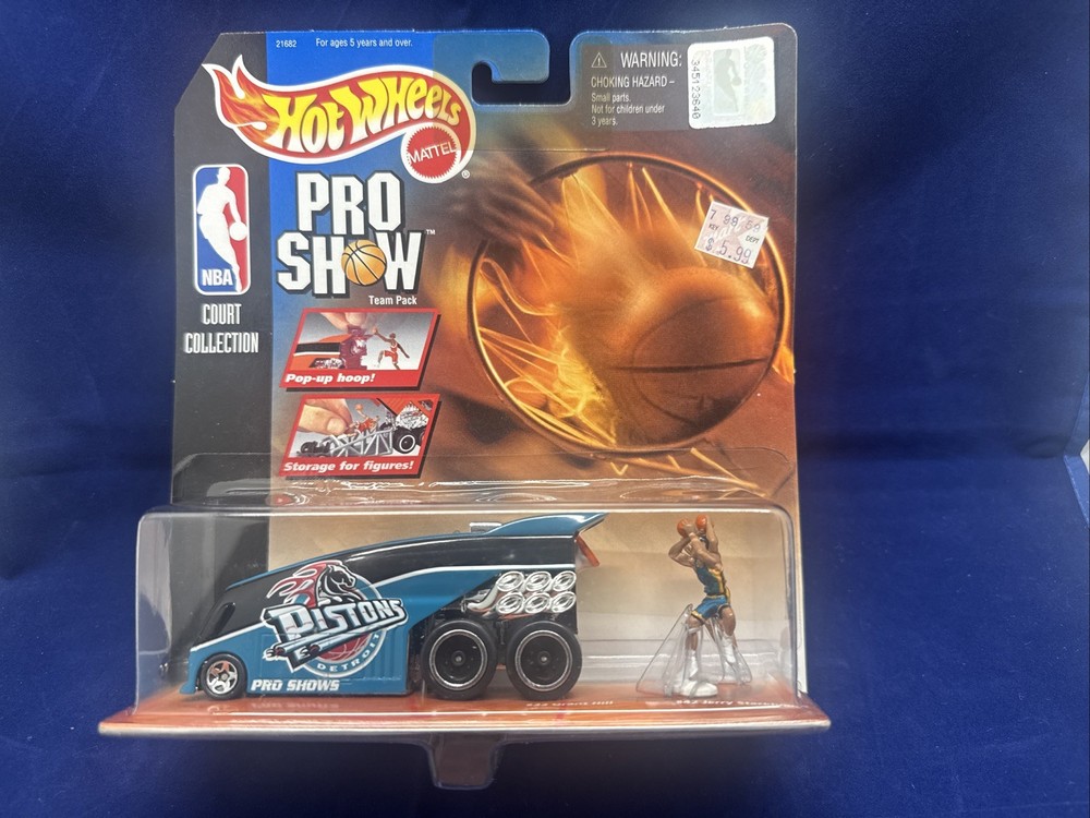 Mattel Hot Wheels Pro Show Court Collection Detroit Pistons 1:43 Scale