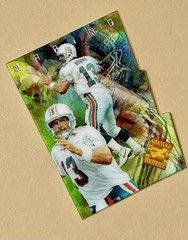 1996 COLLECTOR’S EDGE – ADVANTAGE FOOTBALL – DAN MARINO DIE CUT CARD # V24