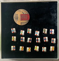 Rare Official Olympic Participation Medal and pins in Box Moscow 1980