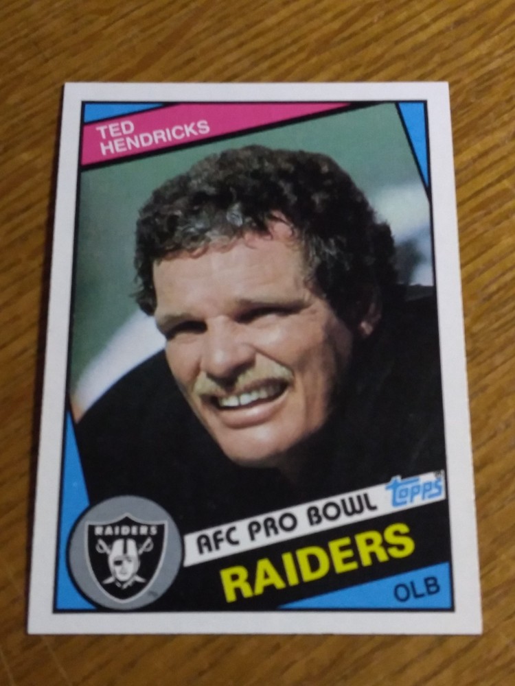 1984 Topps Football # 110 Los Angeles Raiders LB Ted Hendricks EX-NrMt