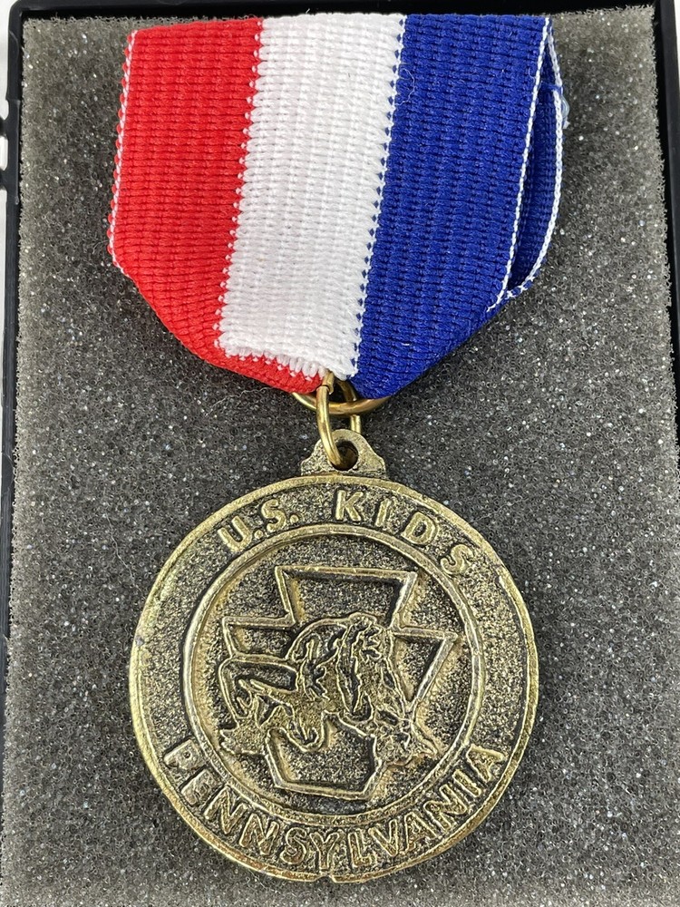 US Kids Pennsylvania Keystone Wrestling Medal Medallion Ribbon Vtg Award w Case