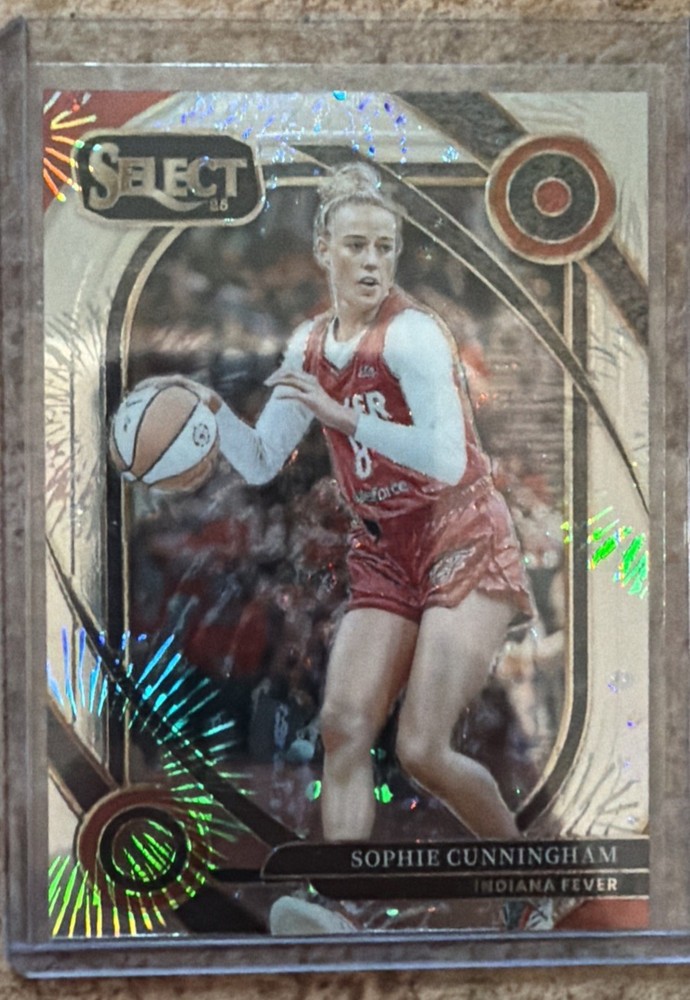 2025 Panini Select WNBA Sophie Cunningham Silver Party Prizm Courtside #212 SSP