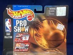 Mattel Hot Wheels Pro Show Court Collection Detroit Pistons 1:43 Scale