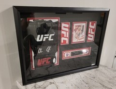 Frame your Signed autographed UFC glove CONOR MCGREGOR JON JONES KHABIB 1/1 AUTO