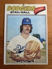 1977 Topps Stan Wall #88 LA Dodgers Pitcher Vintage Baseball Card