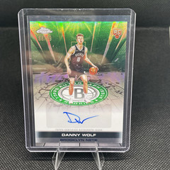 Topps Chrome Autograph Issue Rookies Danny Wolf Nets RC Auto Green Refractor /99
