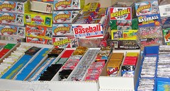 HUGE Lot of 100 Unopened Old Vintage Baseball Cards in Wax Cello Rack Packs