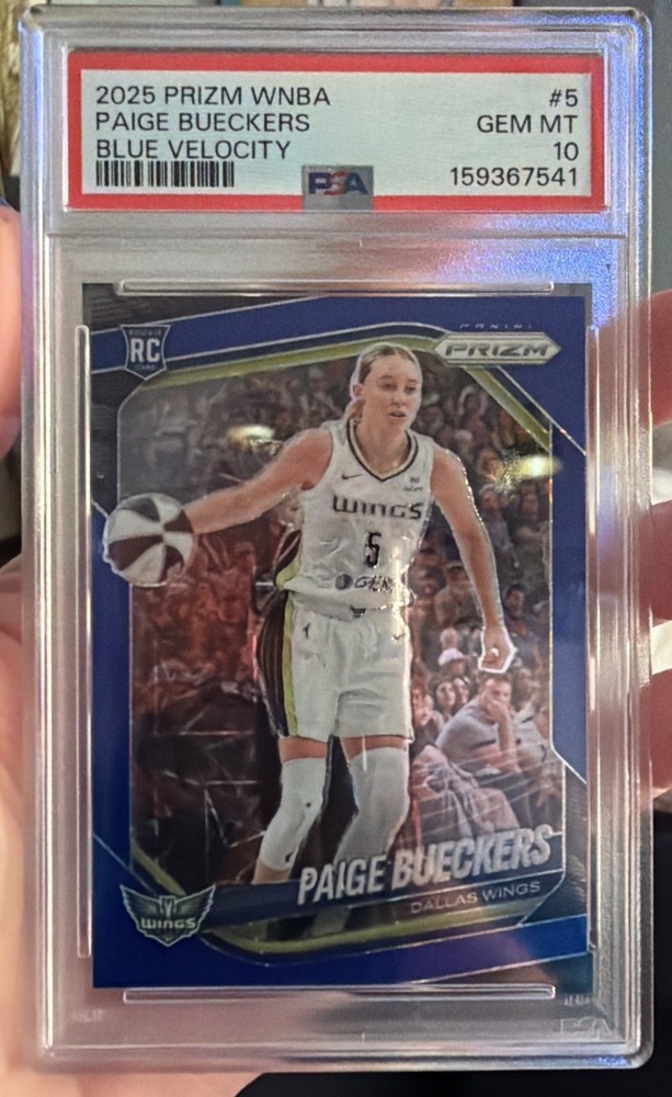 Panini Prizm WNBA Paige Bueckers #5 Blue Velocity Prizm PSA 10 Rookie