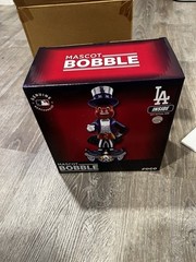 Dodgers AMERICANA + LA DODGERs DOG Los Angeles Dodgers Mascot Bobble #56/144 NIB