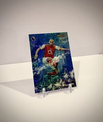 THIERRY HENRY PREMIER LEAGUE MERLIN 2026 MERLIN’S MYTHICAL ART REFRACTOR /25
