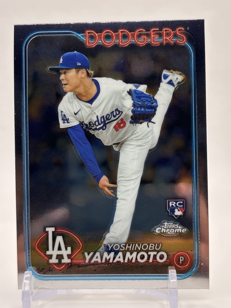 2024 Topps Chrome – Yoshinobu Yamamoto #18 (RC)