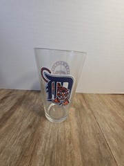 RARE Detroit Tigers MLB Baseball Tiger Stadium Pint Glass 1912-1999 5 3/4” Tall