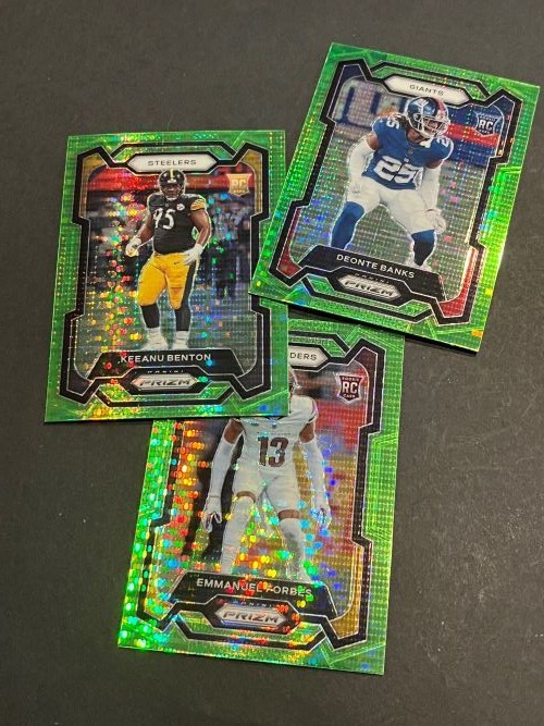 2023 Panini Prizm Football Neon Green Pulsar Base A0192