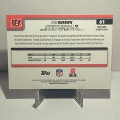 Topps 2025 Topps Chrome Joe Burrow #61 Raywave Refractor