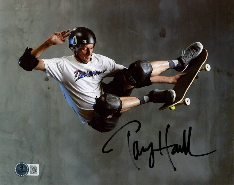 TONY HAWK SIGNED AUTOGRAPHED 8×10 PHOTO POPULAR SKATEBOARDING LEGEND BECKETT BAS