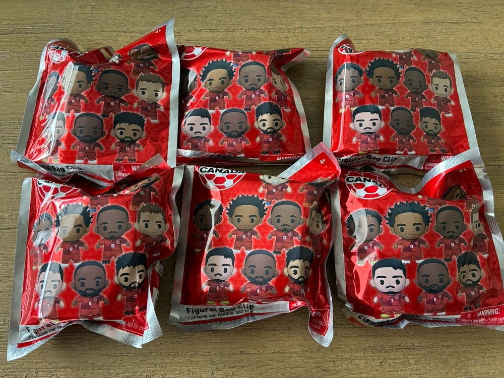 6 Figural Bag Clip World Cup Team Canada FIFA SOCCER 2026 Random Sealed NEW