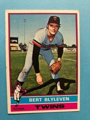 1976 Topps Baseball Cards Complete Your set – You Pick Your Favorites 201-440