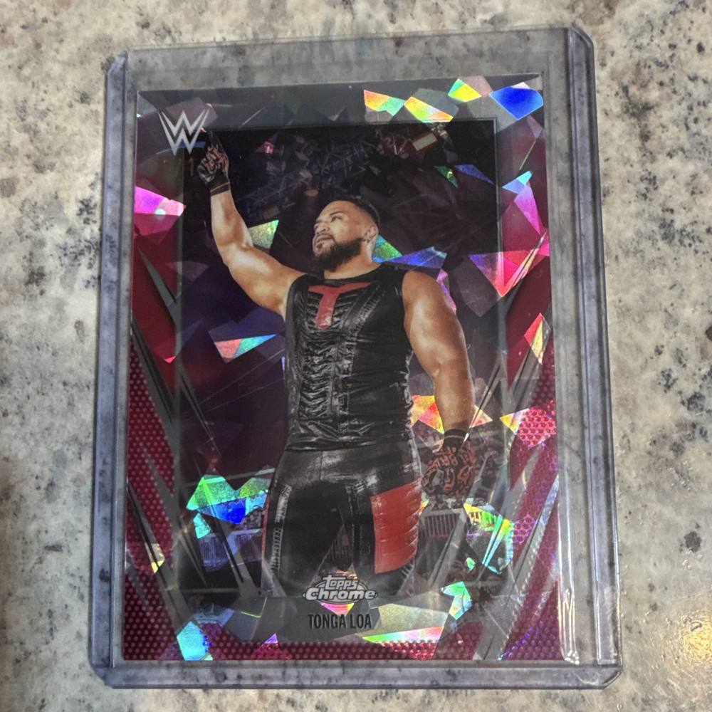Topps Chrome WWE Tonga Loa #16 The Bloodline Parallel/Variety Trading Card