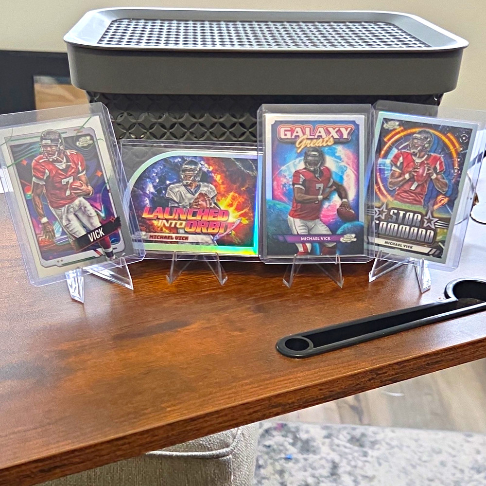 Topps Michael Vick Launched Into Orbit/Galaxy Greats/Star Command Lot (4)