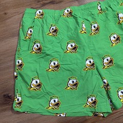 Columbia PFG Shorts Men&rsquo;s XXL Oregon Ducks Backcast Omni-Shade Swim Board Green