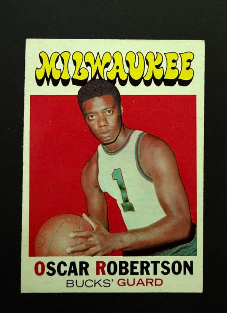 1971 Topps #1 Oscar Robertson Milwaukee Bucks HOF