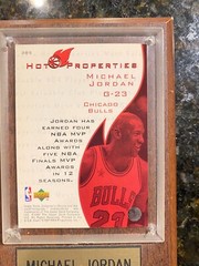 1997-98 Upper Deck Collector&rsquo;s Choice – Hot Properties #385 Michael Jordan