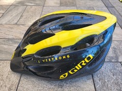 GIRO Black and Yellow Helmet, LIVE STRONG 2011 Adult