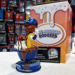 DODGER DOG Los Angeles Dodgers « Ice Cream Helmet » Mascot MLB Bobblehead