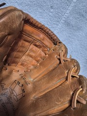 Spalding Baseball Glove Carl Yastrzemski 42-3421 Triple Crown Mitt RHT VTG 4
