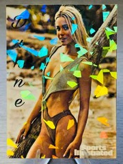 🔥OLIVIA « LIVVY » DUNNE 2025 Smoking Hot White Cracked Ice BLOND BOMBSHELL CARD🔥