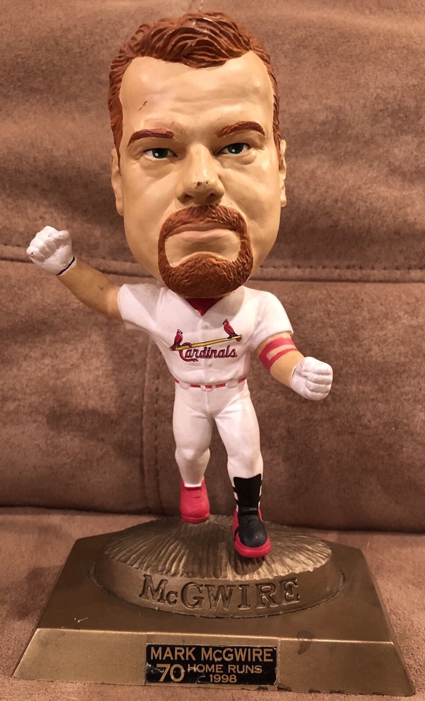 Mark Mcgwire 70 Homerun Statue