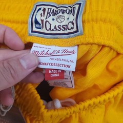 Mitchell & Ness Los Angeles Lakers Mens Basketball Shorts Sz Small Swingman NWT