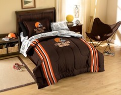 Cleveland Browns 2 Piece Twin Comforter Set (Includes 1 Comforter & 1 Sham)