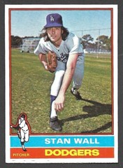 1976 TOPPS #584 Stan Wall LOS ANGELES DODGERS EX-MINT+ A