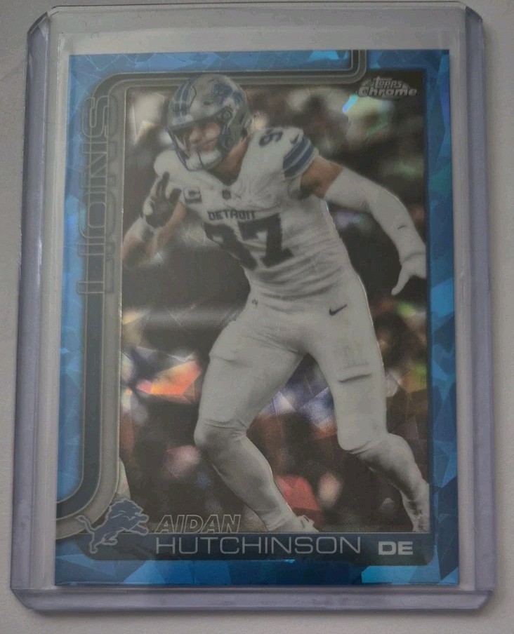 Aidan Hutchinson 2025 Topps Chrome Sapphire #104