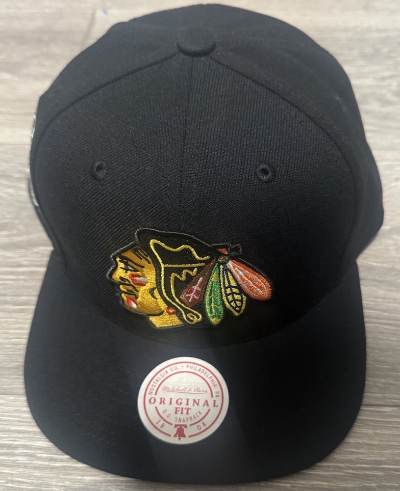 Chicago Blackhawks Mitchell & Ness SnapBack Adjustable Hat Black Color