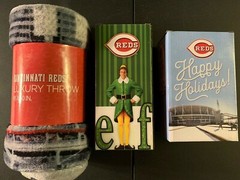 Cincinnati REDS X-mas Lot : Buddy the Elf, Mr. Redlegs Snowman, Luxury Blanket