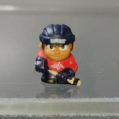 RARE 1&Prime; TALL WASHINGTON CAPITALS NHL SERIES 1 TEENYMATES HOCKEY FIGURE
