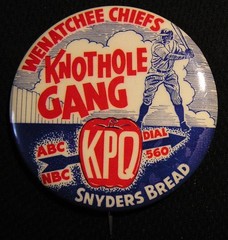 VTG 1940&rsquo;s-50&rsquo;s 2.25&Prime; WENATCHEE CHIEFS KNOTHOLE GANG MINOR LEAGUE BASEBALL PIN