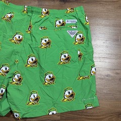 Columbia PFG Shorts Men&rsquo;s XXL Oregon Ducks Backcast Omni-Shade Swim Board Green