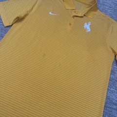 Wyoming Cowboys Shirt Mens Medium Gold NCAA Football Nike Dri Fit Polo UW Pokes