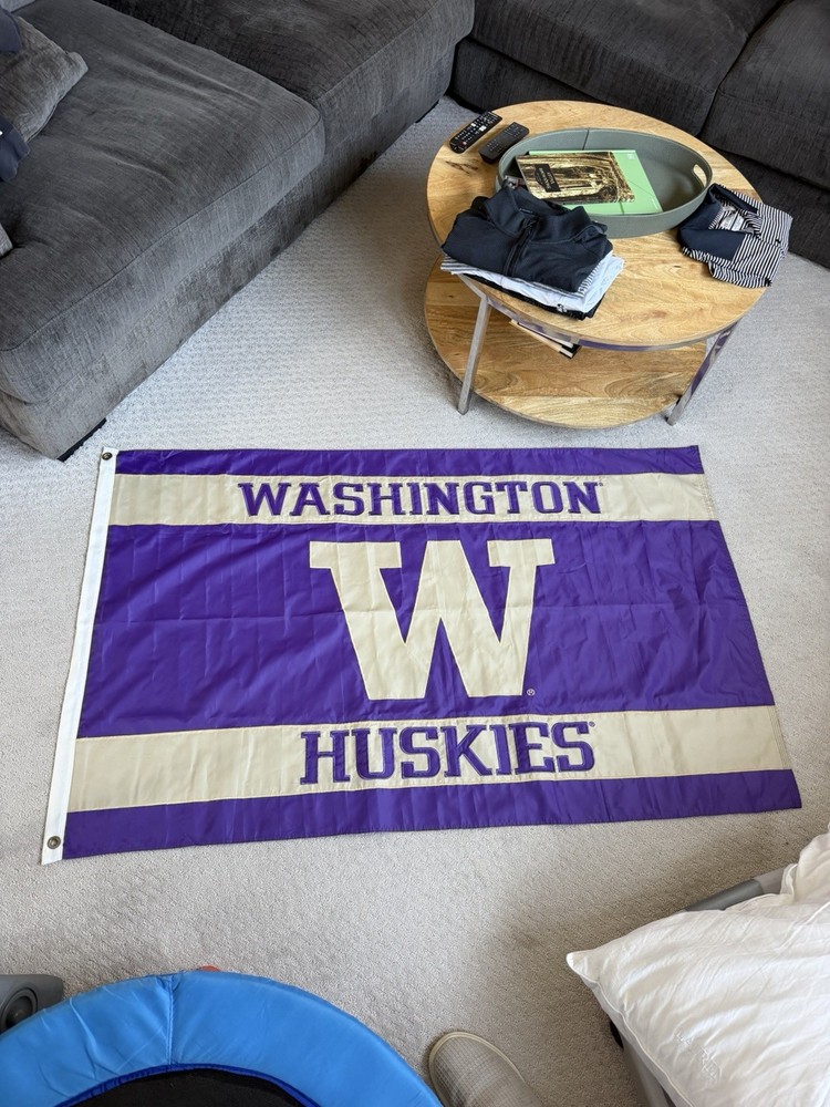 University of Washington UW Huskies Flag – Purple & Gold – Large Flag 3ft x 5ft