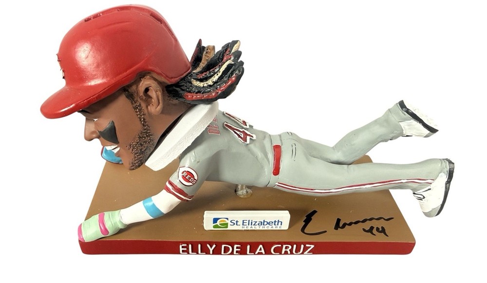 ELLY DE LA CRUZ CINCINNATI REDS SIGNED SLIDING BOBBLEHEAD BECKETT COA 4W205159