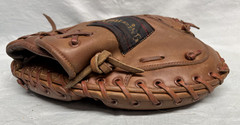 Vintage New York Yankees Yogi Berra Spalding Catchers Mitt Glove