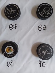 Chicago Blackhawks signed NHL Hockey Puck: Please select your players