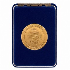 1984 Los Angeles Olympics Bronze Volunteer Medal w/ Blue Velvet Case Jostens